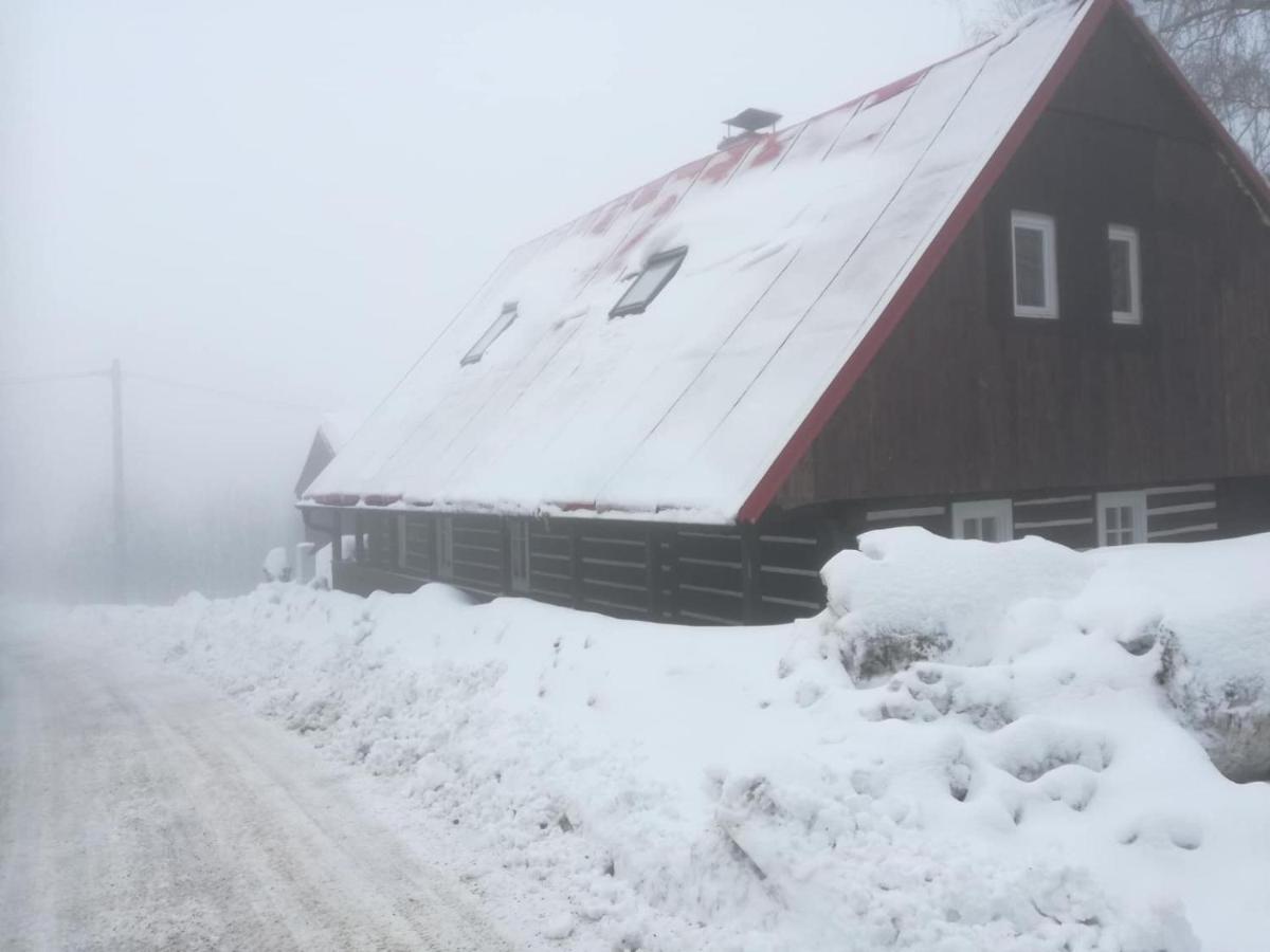 Villa Chaloupka u lišáka Snezne  Esterno foto
