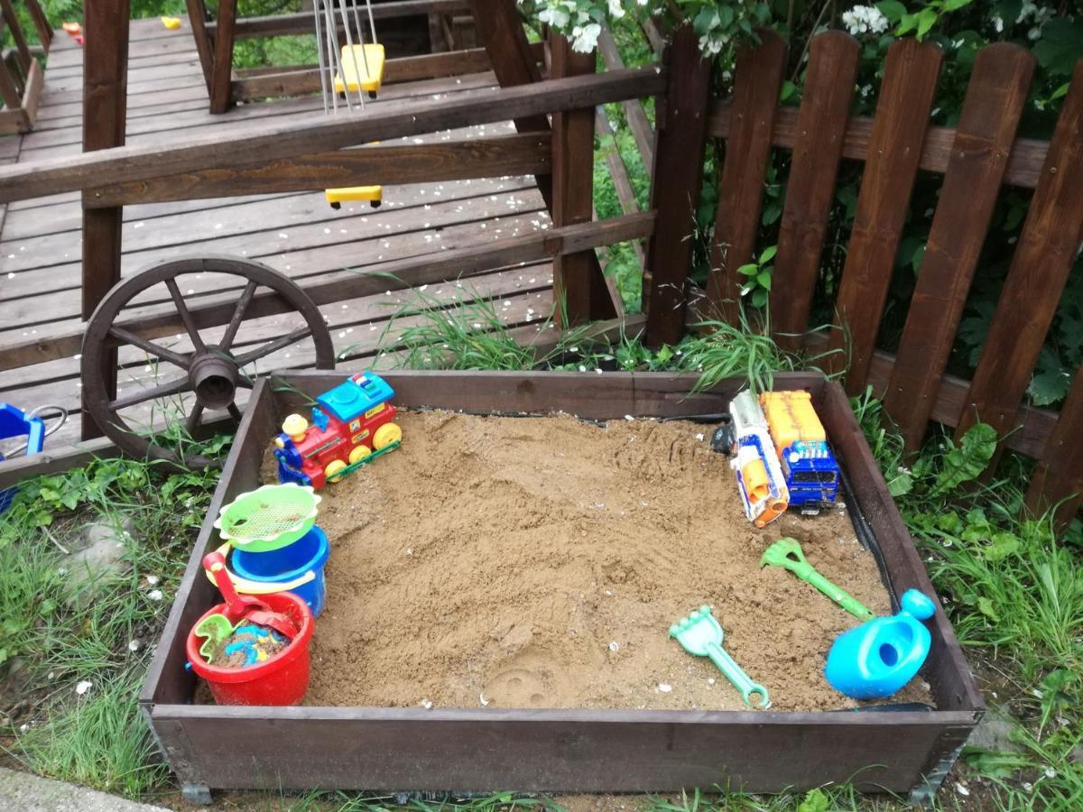 Villa Chaloupka u lišáka Snezne  Esterno foto